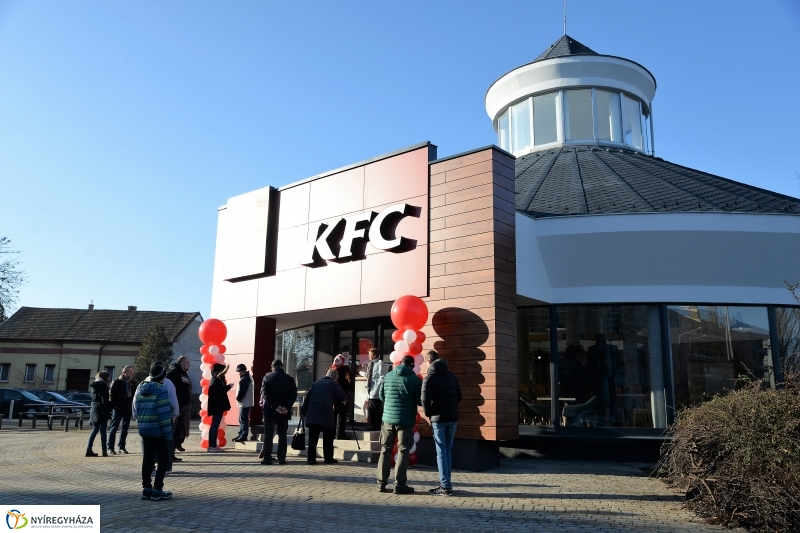 Új gyorsétterem nyílt Nyíregyházán - fotó Trifonov Éva