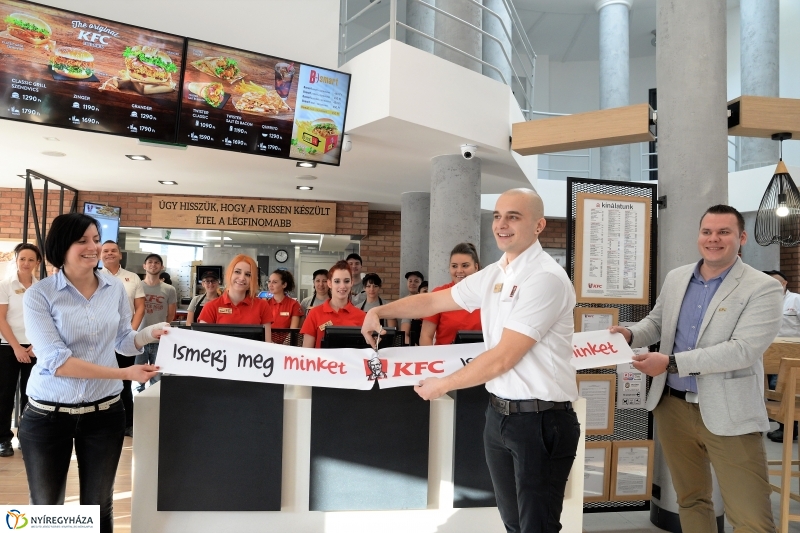Új gyorsétterem nyílt Nyíregyházán - fotó Trifonov Éva