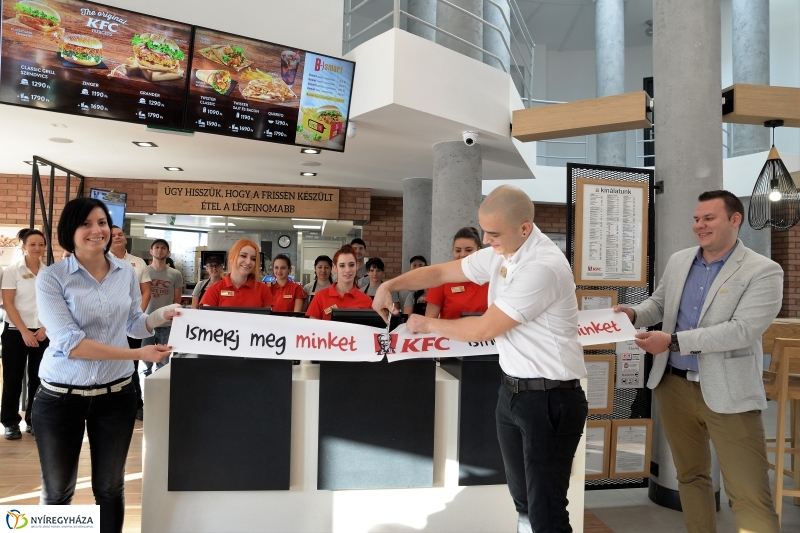 Új gyorsétterem nyílt Nyíregyházán - fotó Trifonov Éva