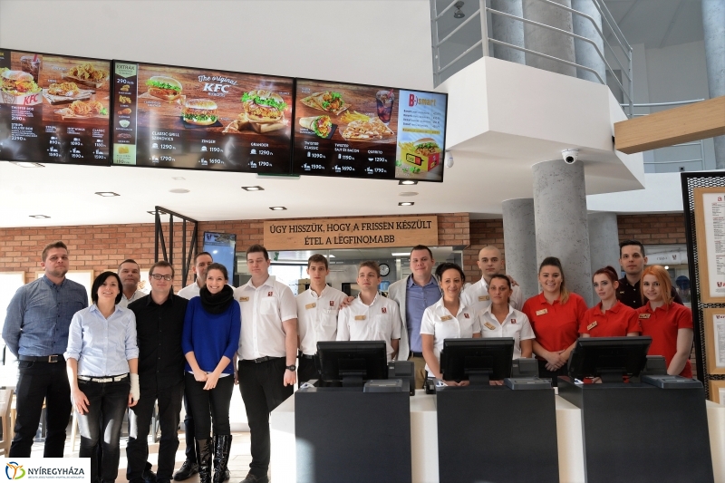 Új gyorsétterem nyílt Nyíregyházán - fotó Trifonov Éva
