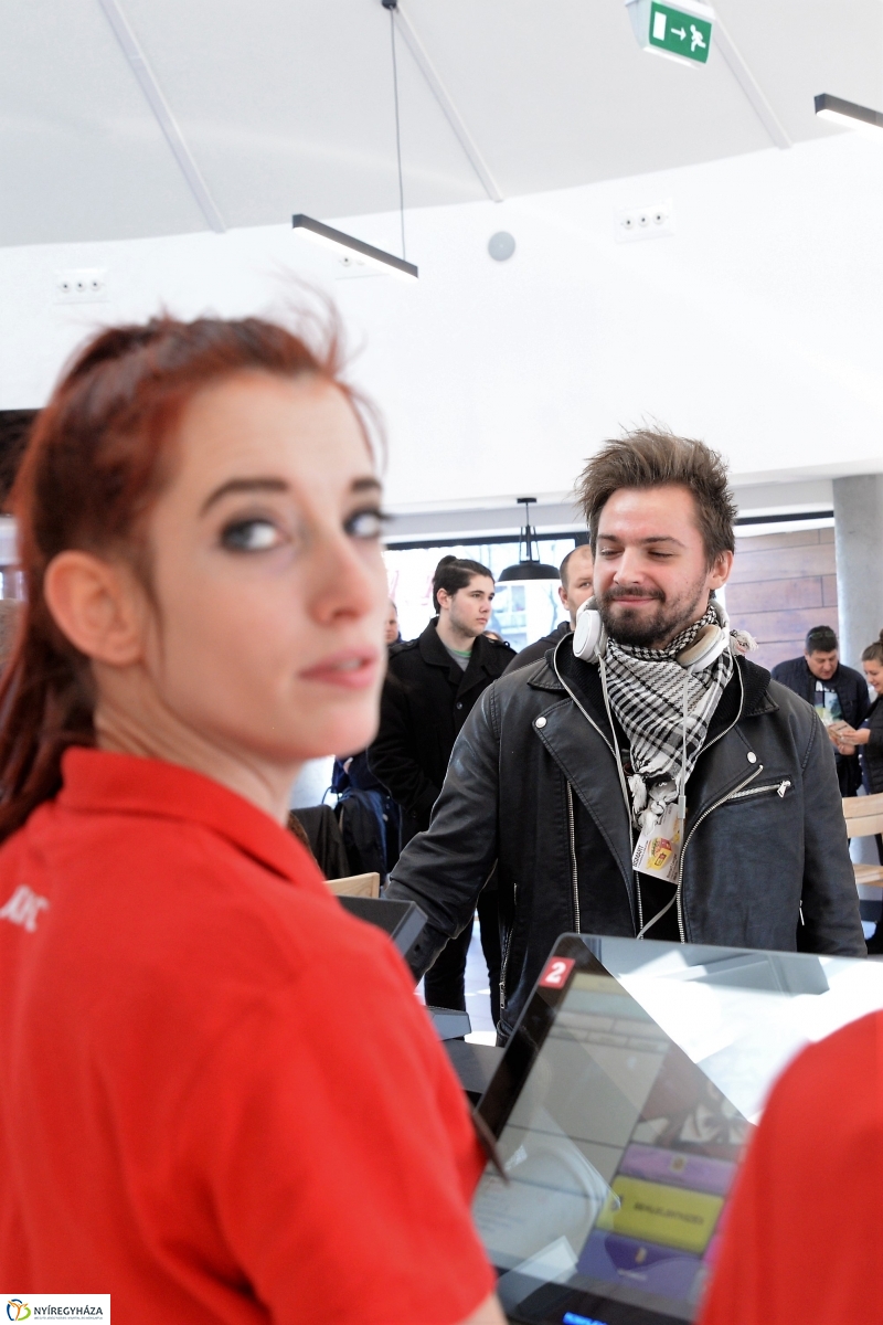 Új gyorsétterem nyílt Nyíregyházán - fotó Trifonov Éva