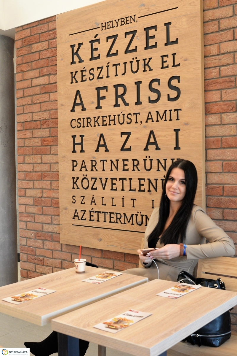 Új gyorsétterem nyílt Nyíregyházán - fotó Trifonov Éva