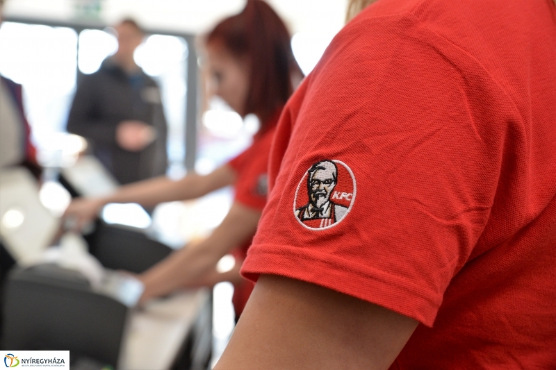 Új gyorsétterem nyílt Nyíregyházán - fotó Trifonov Éva