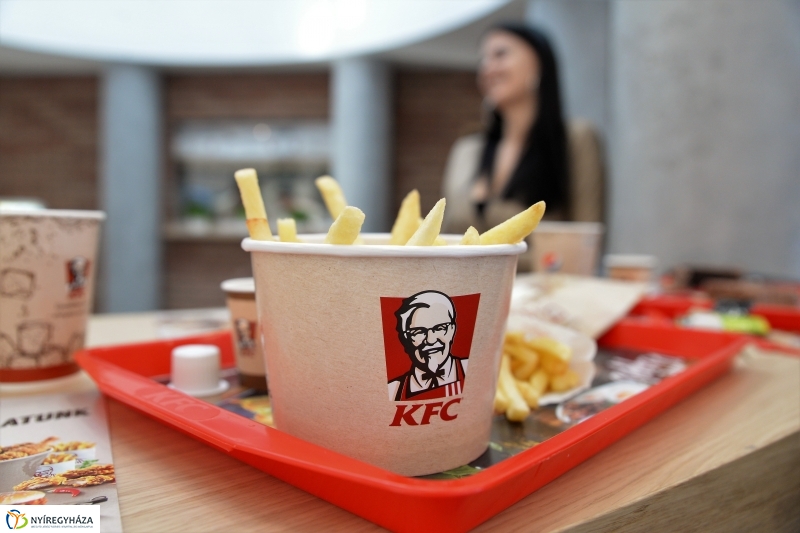 Új gyorsétterem nyílt Nyíregyházán - fotó Trifonov Éva