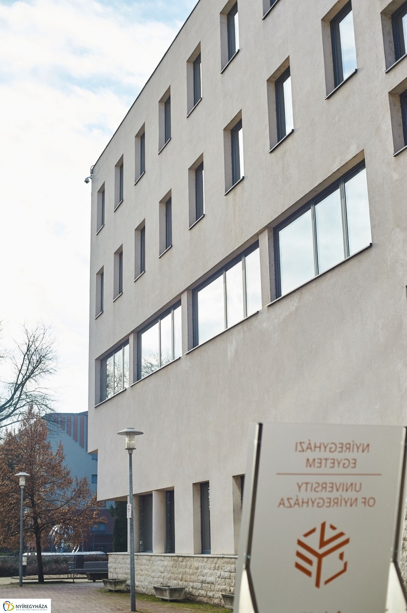 Vizsgaidőszak az egyetemen - fotó Szarka Lajos