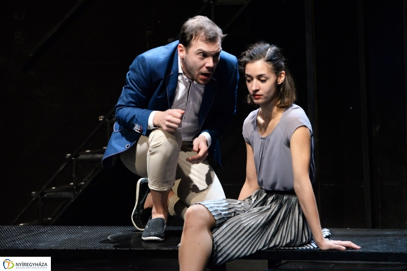 Asszony asszonynak farkasa - fotó Trifonov Éva