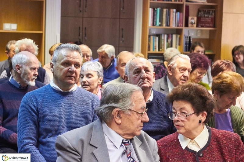 Középpontban a Himnusz - fotó Szarka Lajos
