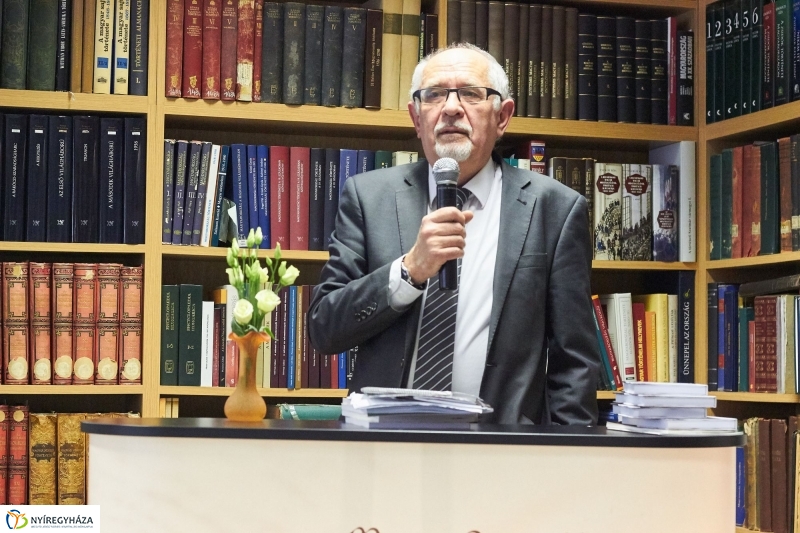 Középpontban a Himnusz - fotó Szarka Lajos