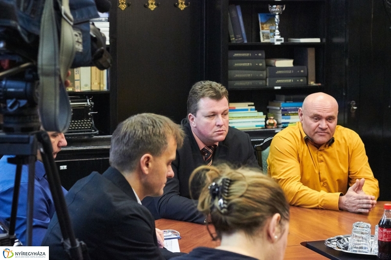 Böllérverseny sajtótájékoztató - fotó Szarka Lajos