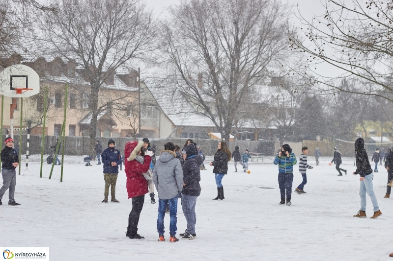 Hideg csata a Bem iskolában - fotó Szarka Lajos