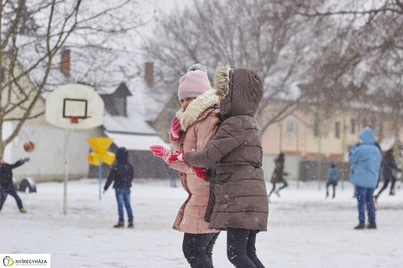 Hideg csata a Bem iskolában - fotó Szarka Lajos