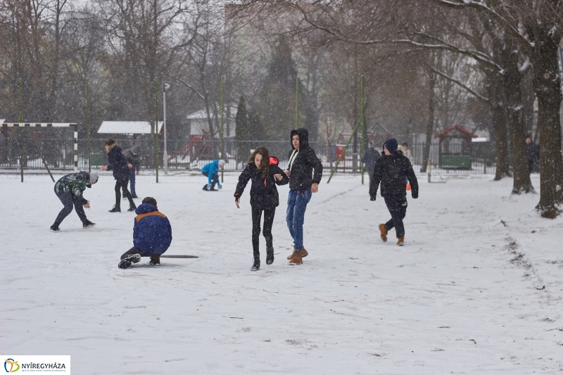 Hideg csata a Bem iskolában - fotó Szarka Lajos
