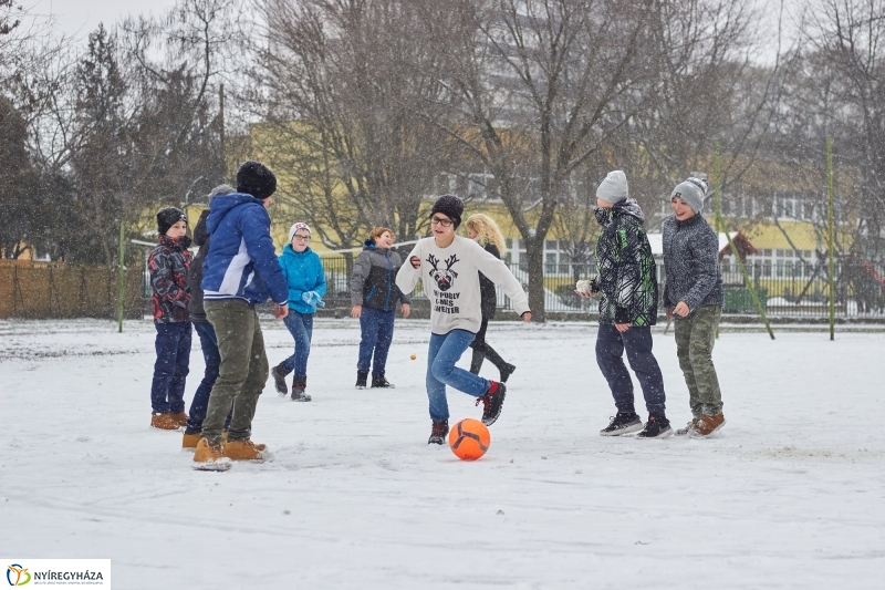 Hideg csata a Bem iskolában - fotó Szarka Lajos