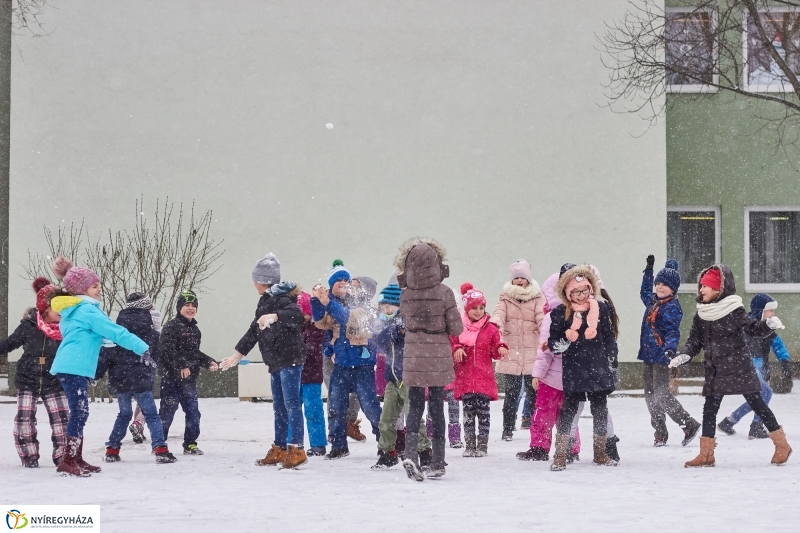 Hideg csata a Bem iskolában - fotó Szarka Lajos