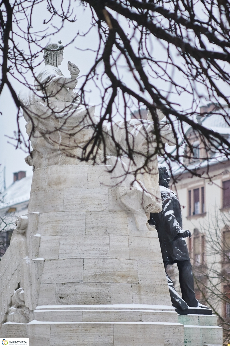 Téli pillanatok a belvárosban - fotó Szarka Lajos