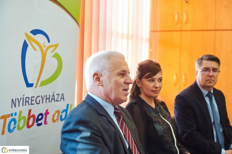 Gyermekjóléti Központ átadó - fotó Szarka Lajos