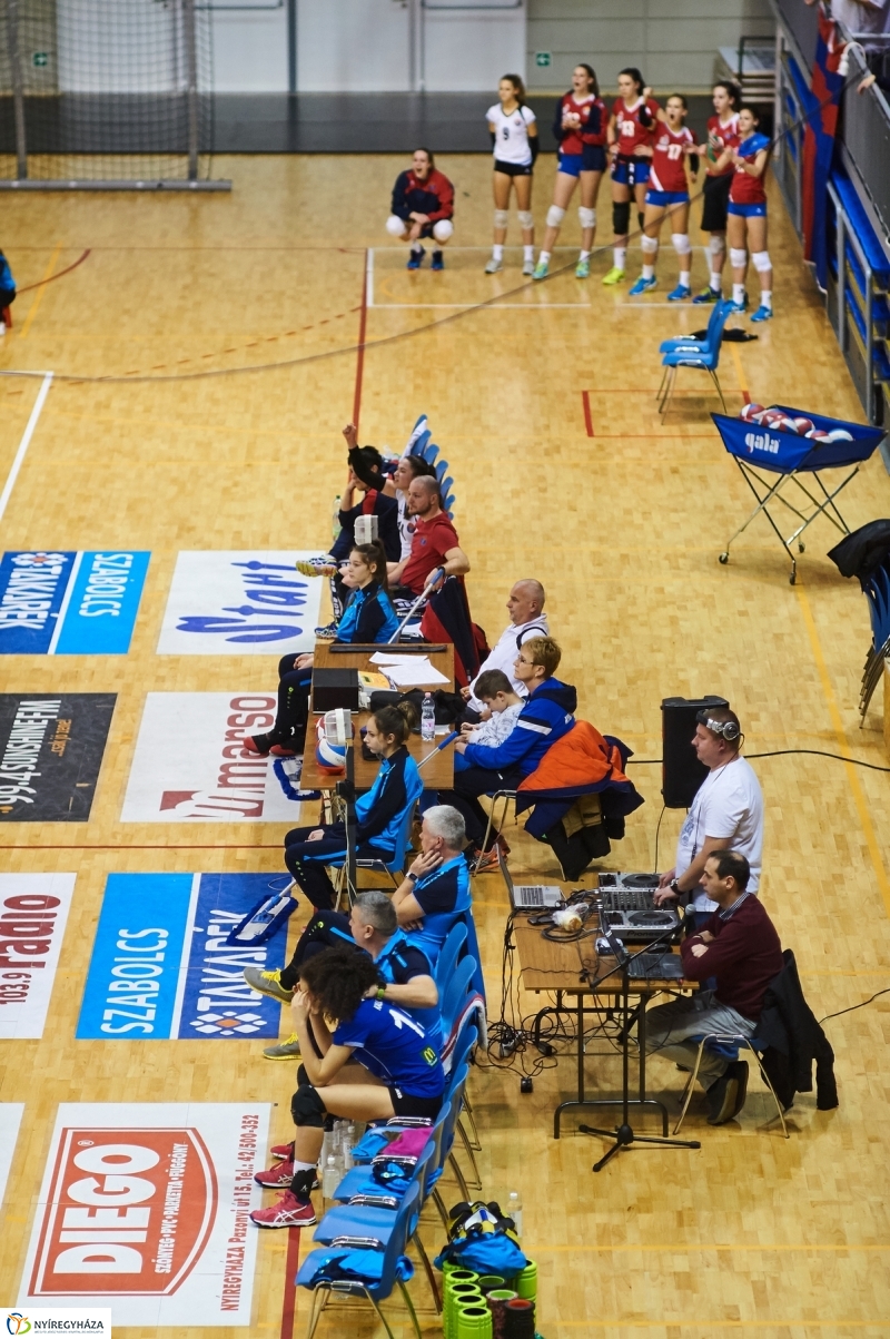 Fatum-Vasas női röplabda - fotó Szarka Lajos