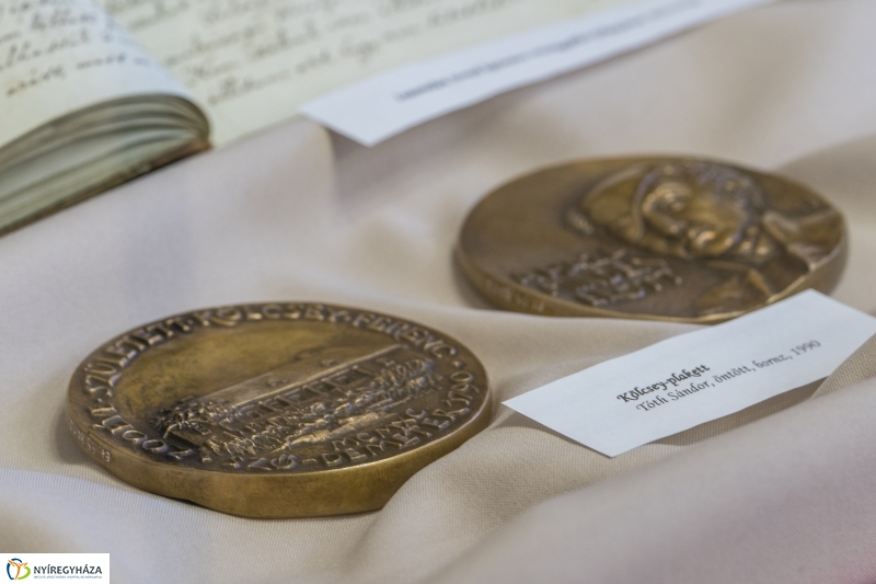 Tárlatvezetés a Megyeházán - fotó: Kohut Árpád