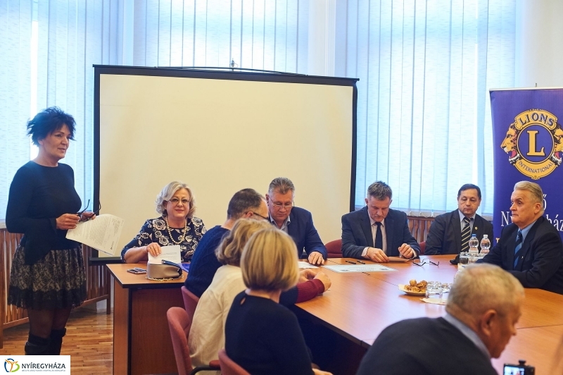 Lions adomány a kórháznak -  fotó Szarka Lajos