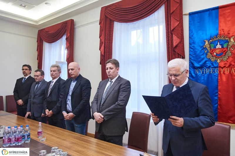 Választási Bizottság eskütétele - fotó Szarka Lajos