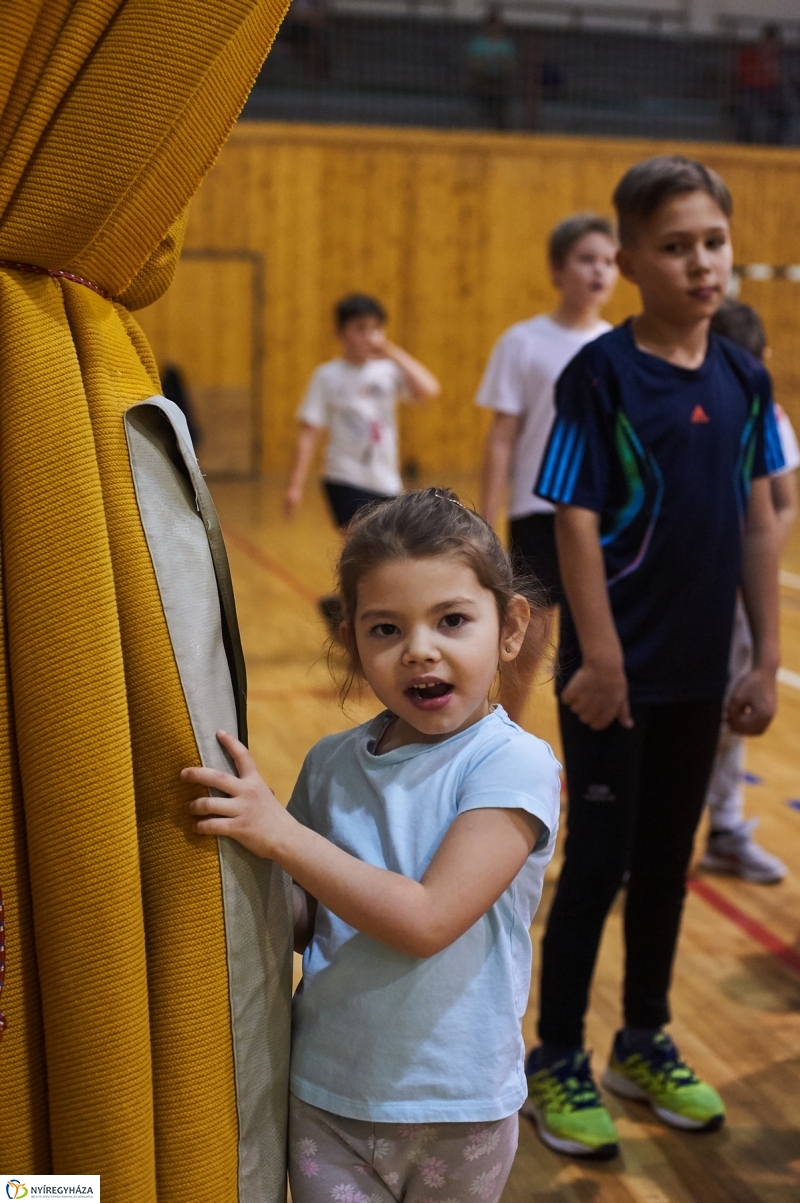 Mozdulj Nyíregyháza Kölyökatlétika - fotó Szarka Lajos