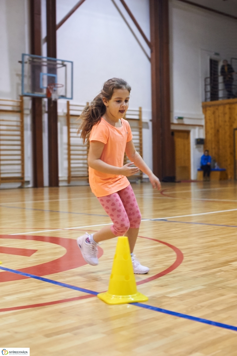 Mozdulj Nyíregyháza Kölyökatlétika - fotó Szarka Lajos