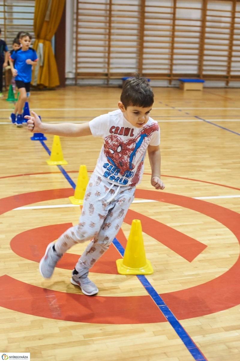 Mozdulj Nyíregyháza Kölyökatlétika - fotó Szarka Lajos