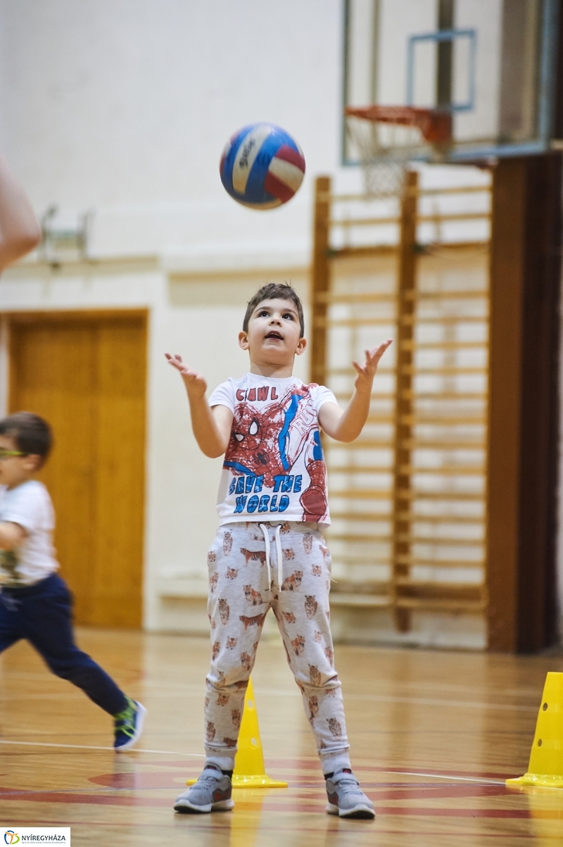 Mozdulj Nyíregyháza Kölyökatlétika - fotó Szarka Lajos