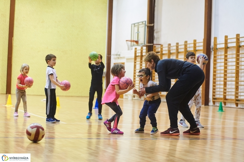 Mozdulj Nyíregyháza Kölyökatlétika - fotó Szarka Lajos