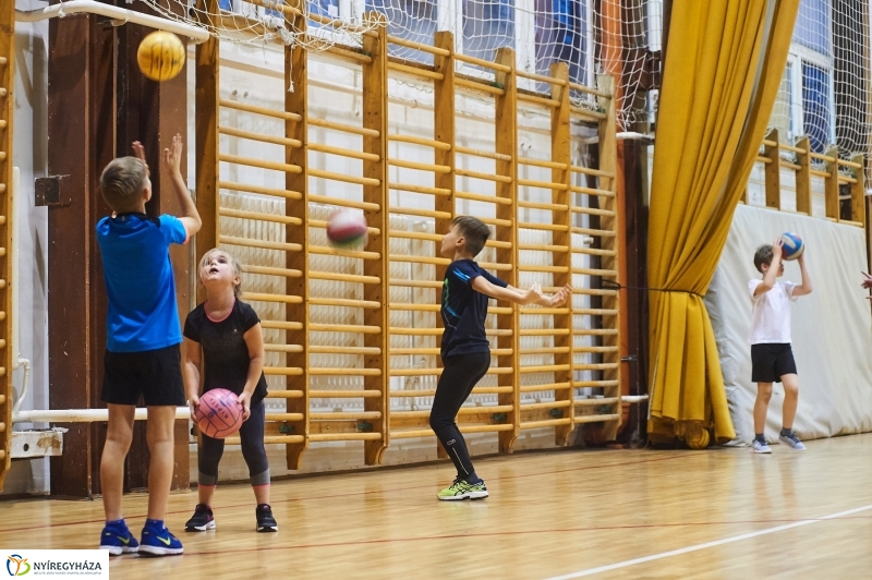 Mozdulj Nyíregyháza Kölyökatlétika - fotó Szarka Lajos