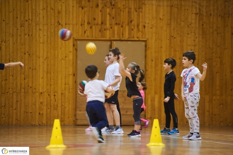 Mozdulj Nyíregyháza Kölyökatlétika - fotó Szarka Lajos