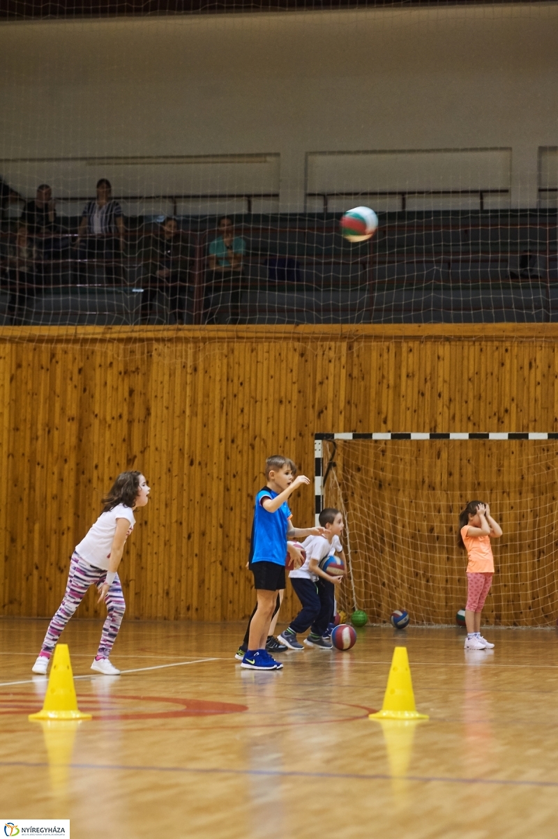 Mozdulj Nyíregyháza Kölyökatlétika - fotó Szarka Lajos