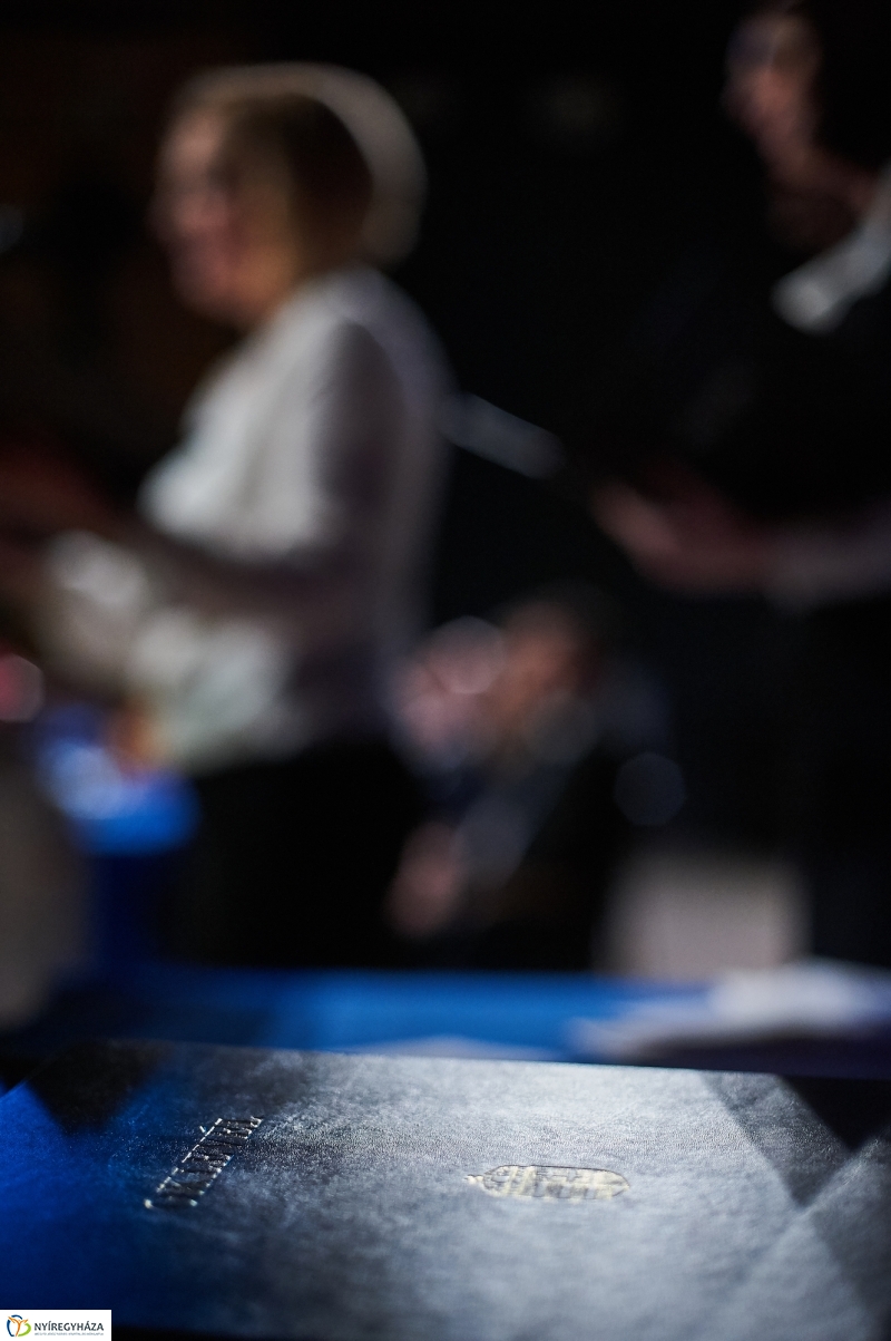 Diplomák az egyetemen 2 - fotó Szarka Lajos