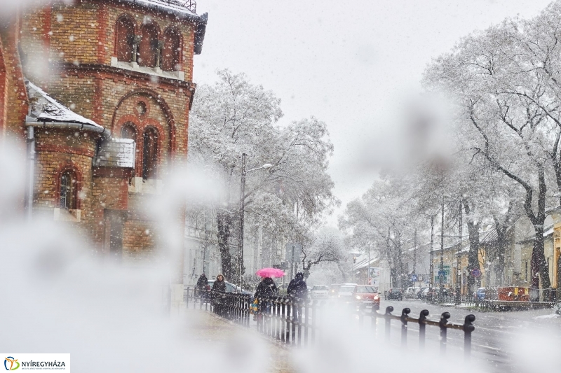 Belváros hóesésben - fotó Szarka Lajos