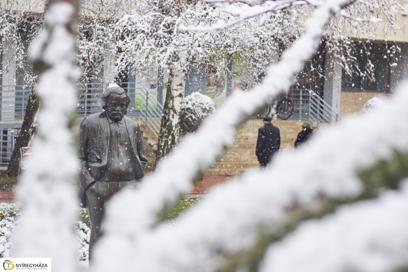 Belváros hóesésben - fotó Szarka Lajos