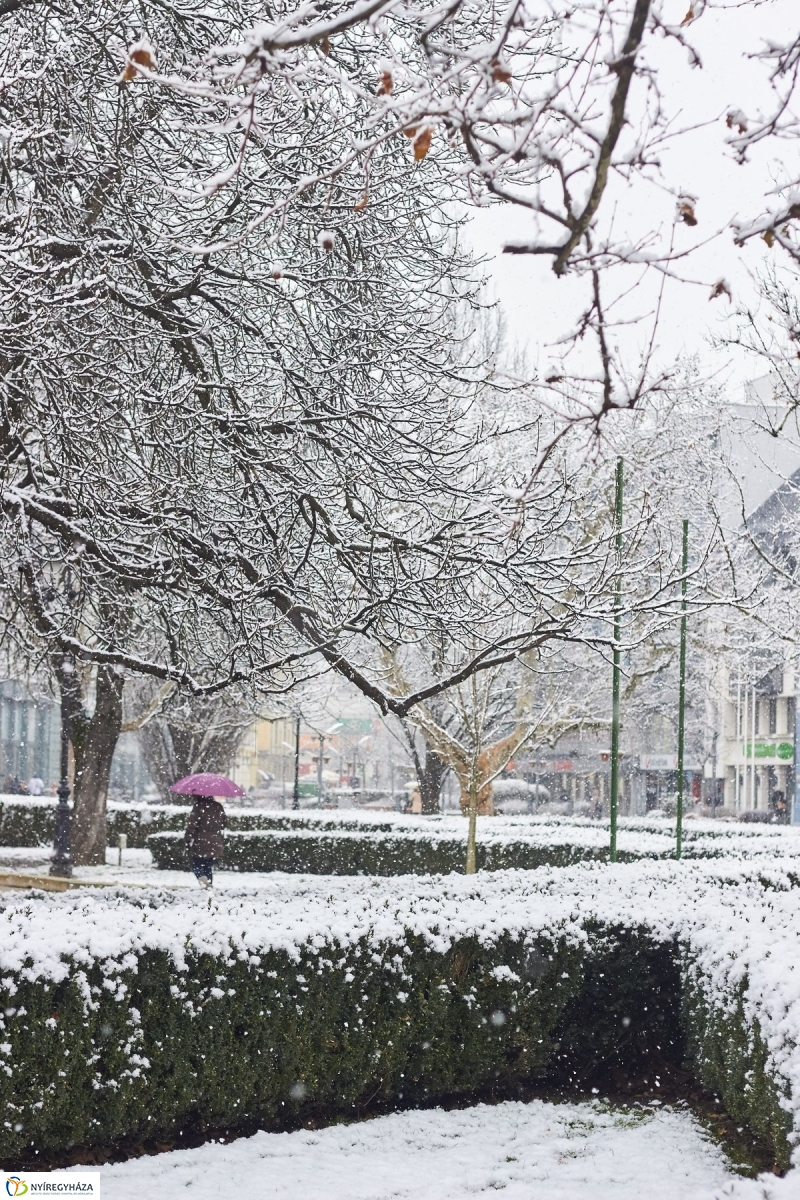 Belváros hóesésben - fotó Szarka Lajos