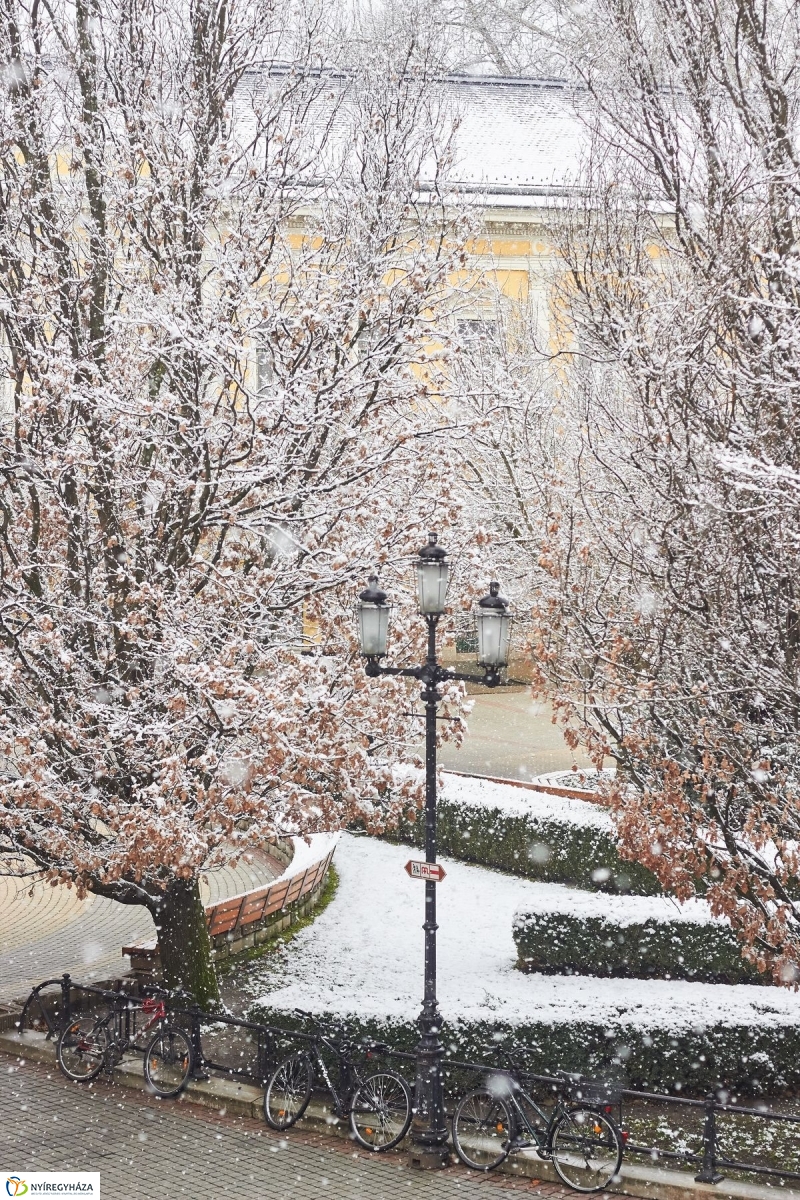 Belváros hóesésben - fotó Szarka Lajos