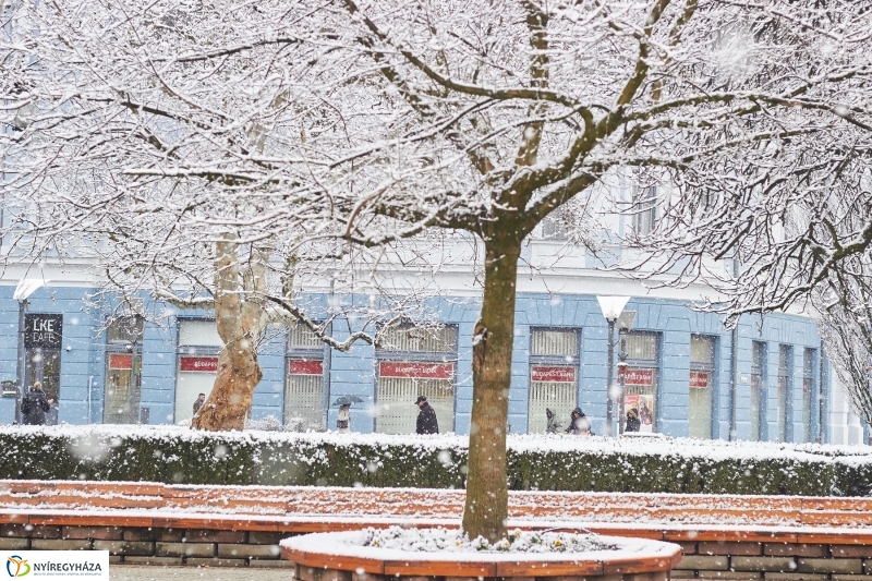 Belváros hóesésben - fotó Szarka Lajos