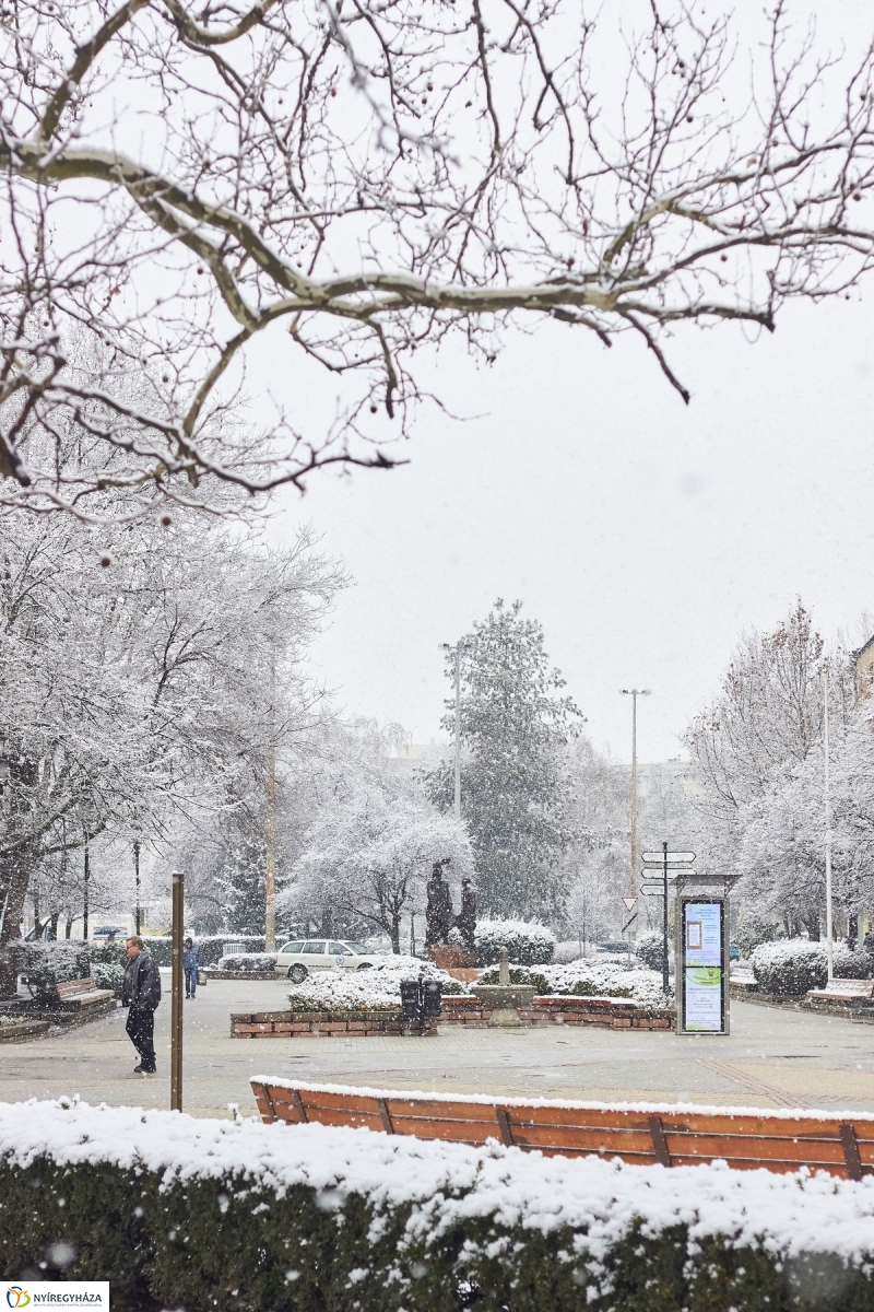 Belváros hóesésben - fotó Szarka Lajos