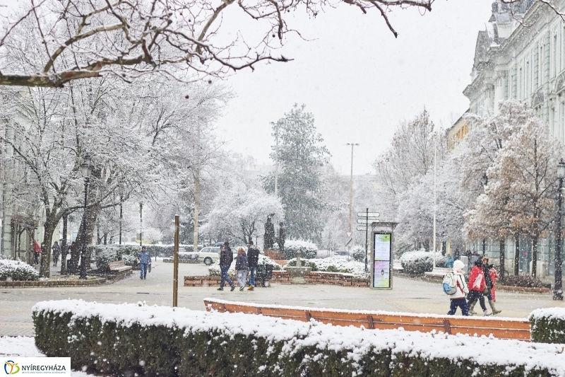 Belváros hóesésben - fotó Szarka Lajos
