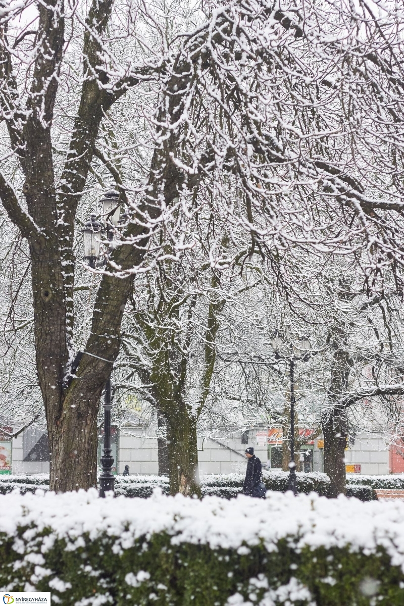 Belváros hóesésben - fotó Szarka Lajos