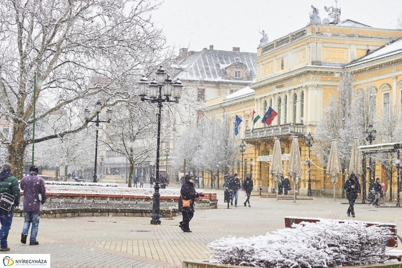 Belváros hóesésben - fotó Szarka Lajos