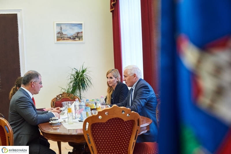 Miniszteri sajtótájékoztató a Városházán - fotó Szarka Lajos