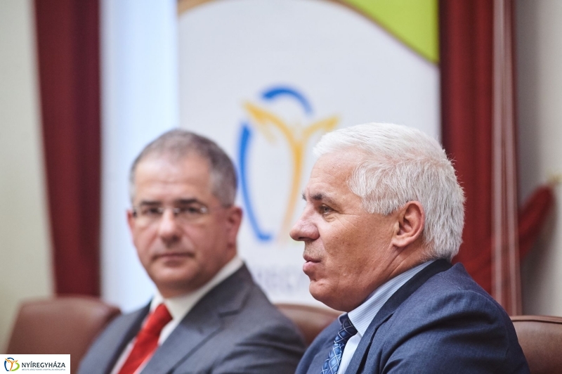 Miniszteri sajtótájékoztató a Városházán - fotó Szarka Lajos