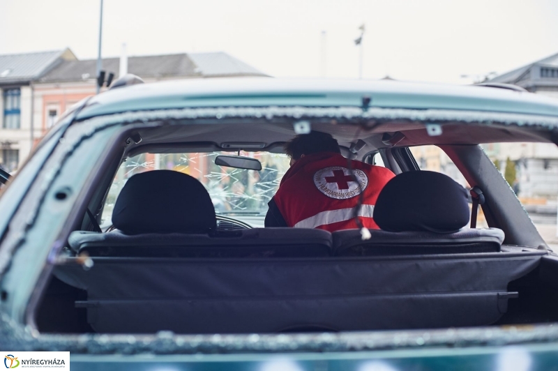 Életmentő gyakorlat - fotó Szarka Lajos