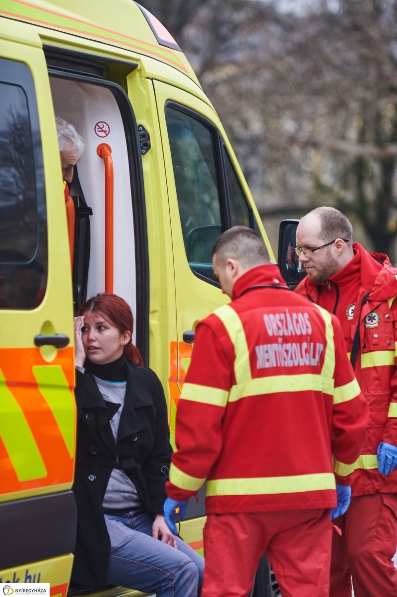 Életmentő gyakorlat - fotó Szarka Lajos