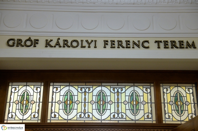 A Gróf Károlyi Ferenc Terem névadója - fotó Trifonov Éva