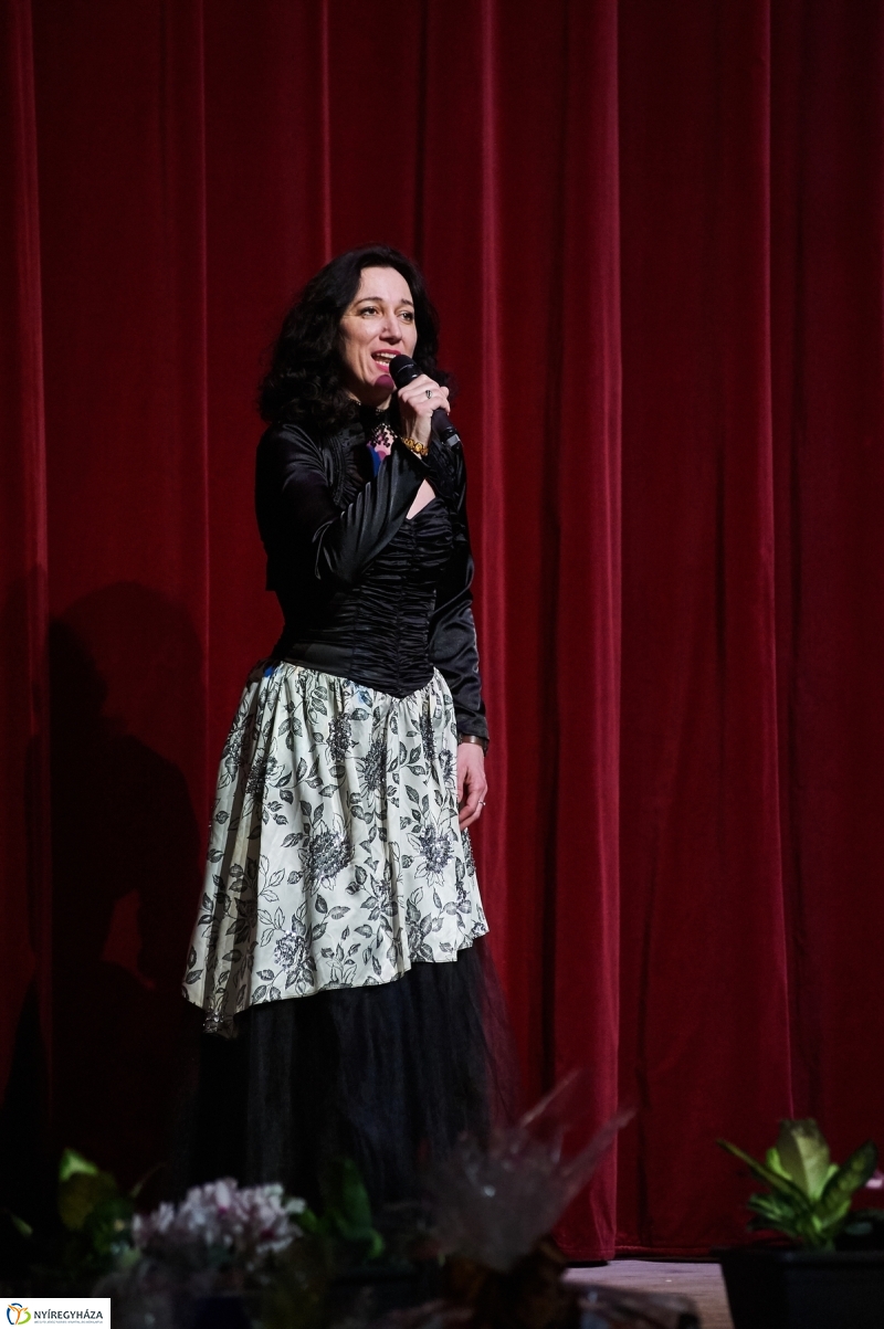 Bál az egyetemen - fotó Szarka Lajos