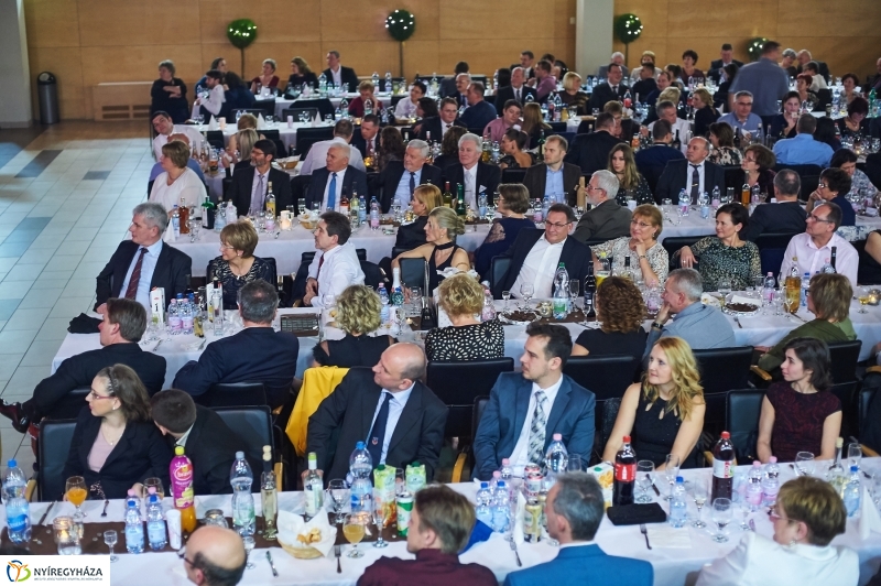 Bál az egyetemen - fotó Szarka Lajos