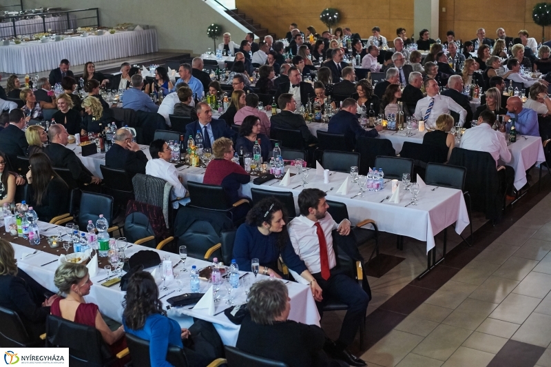 Bál az egyetemen - fotó Szarka Lajos